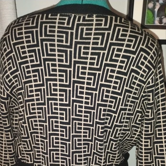 Sioni Geometric Knit Cardigan in Black & Tan, Sz L - Picture 5 of 9
